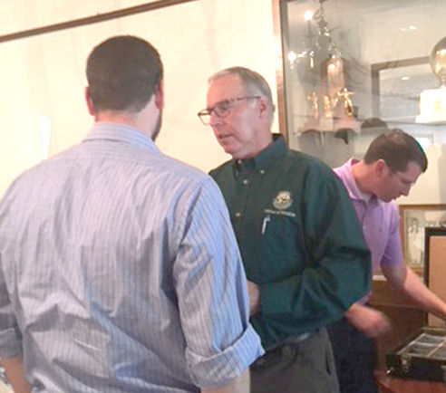 Dr. Berry speaks at Ferriday Rotary about deer diseae